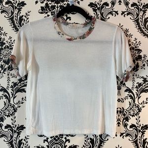 Brandy Melville - Floral Trim Tee